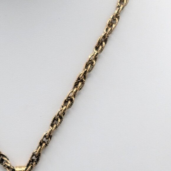 Sarah Coventry Aloha Necklace Pineapple Pendant Antiqued Gold Tone 22 inches - Picture 4 of 10